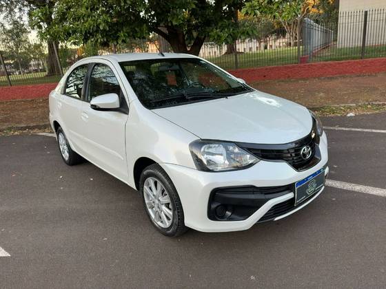 TOYOTA ETIOS 1.5 X PLUS SEDAN 16V FLEX 4P AUTOMÁTICO
